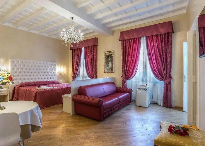 Trevi 4*